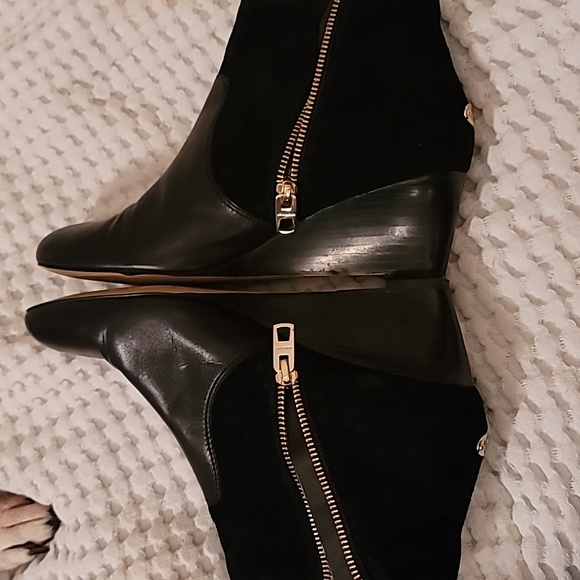 Coach "Mystic" black calf/suede size 7.5M booties - Picture 5 of 14